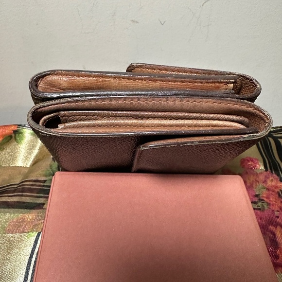 Louis Vuitton wallet. - Picture 3 of 9